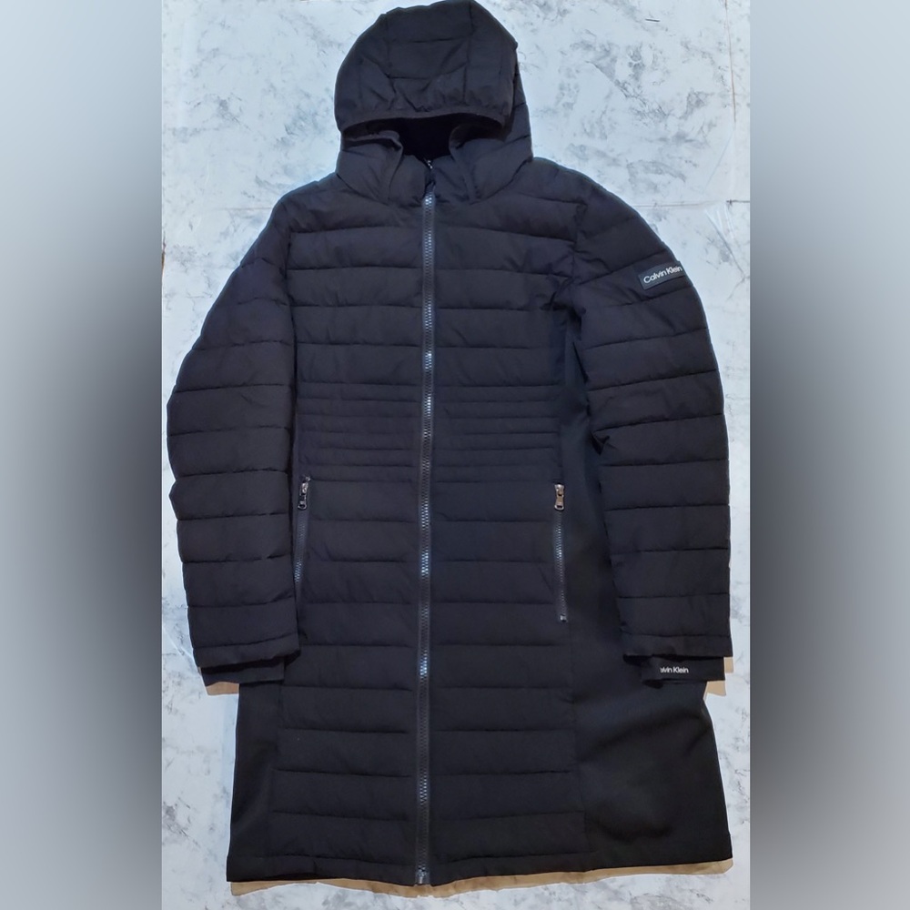 Calvin Klein Women’s Long Light-weight Black Hooded Winter Puffer Jacket Size L